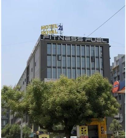Hotel Royal 24 Ahmedabad Eksteriør billede