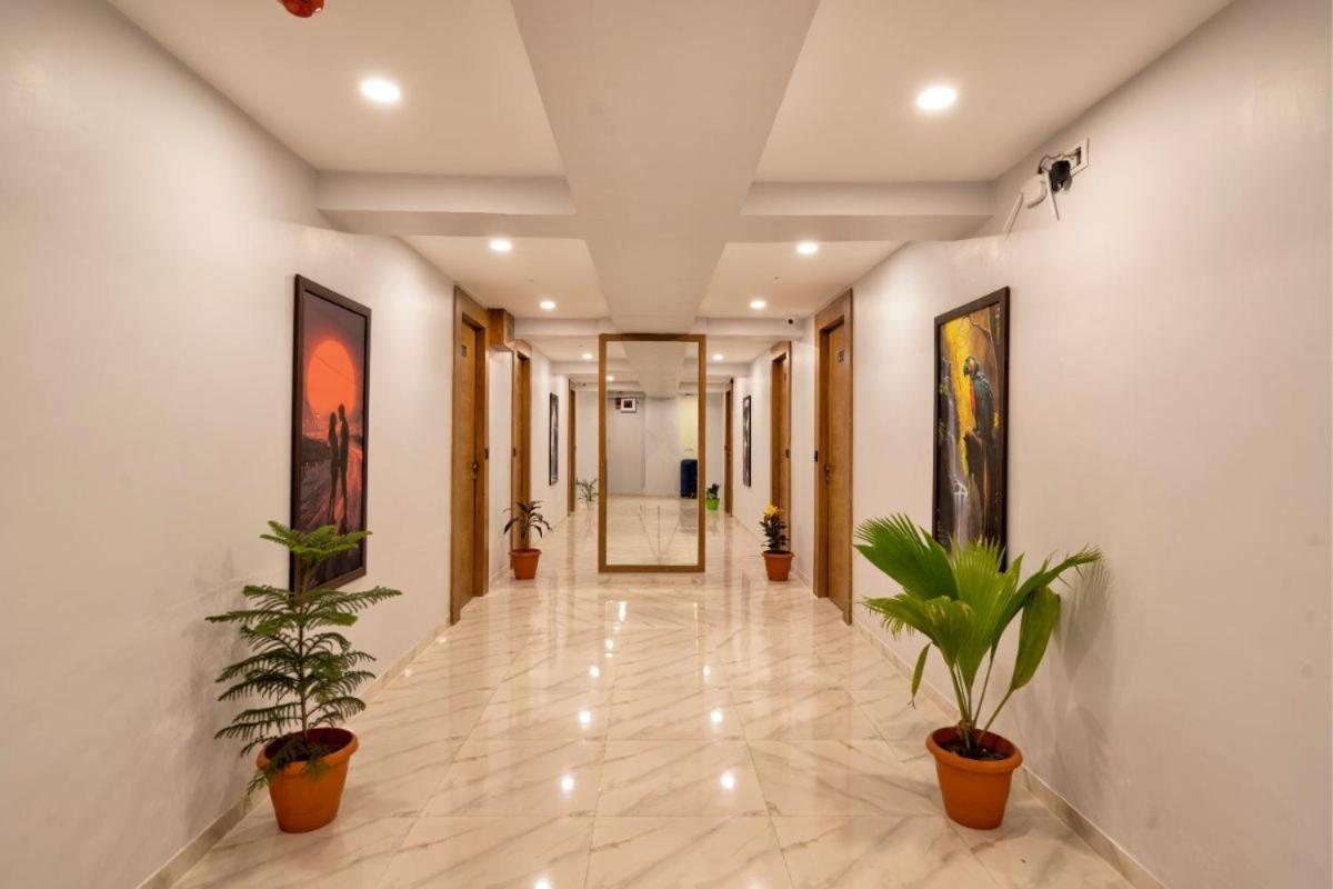 Hotel Royal 24 Ahmedabad Eksteriør billede